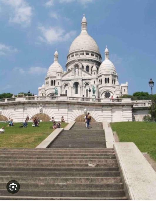 Appartamento In The Center Of Montmartre Parigi Esterno foto